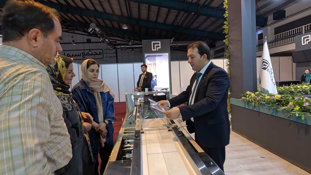 تصاویر بیستمین نمایشگاه تخصصی صنایع غذایی، ماشین آلات و تجهیزات وابسته یزد 1402 با حضور شرکت ماشین سازی پیروزپک اصفهان - 2